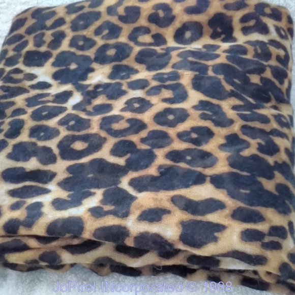 Leopard Print loop scarf shawl - Picture 2 of 5